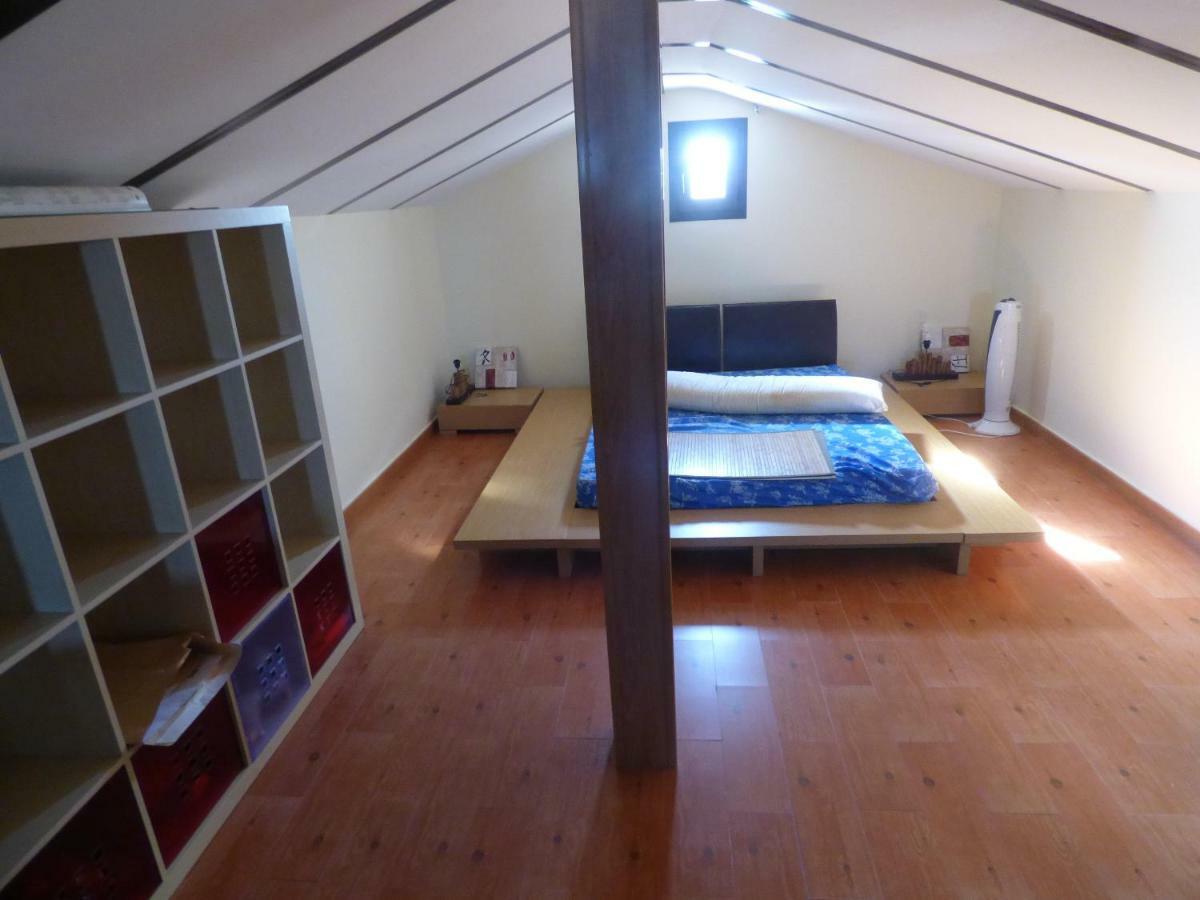 Chalet Moderno Con Piscina En Калафел Екстериор снимка